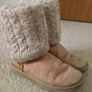 Uggs with removeable sweater / sz 7